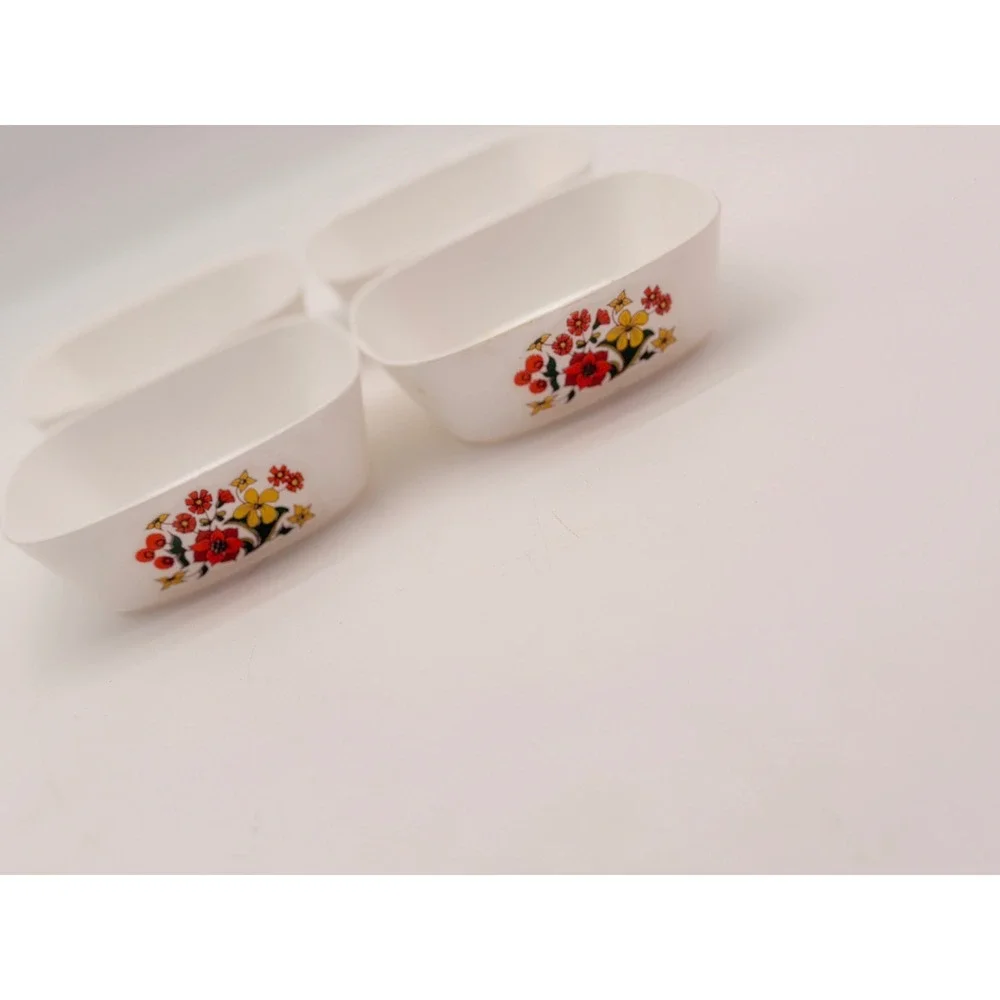 Dawn Garfield NJ Vintage Set of 4 Small Square White Floral Plastic Bowls 1970s